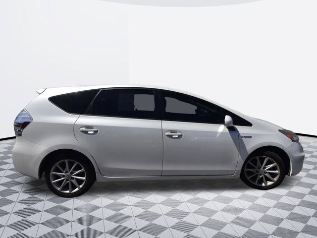 2014 Toyota Prius v Five