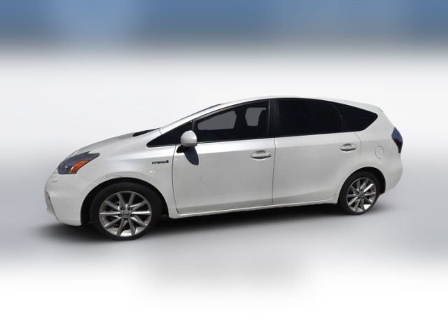 2014 Toyota Prius v Five