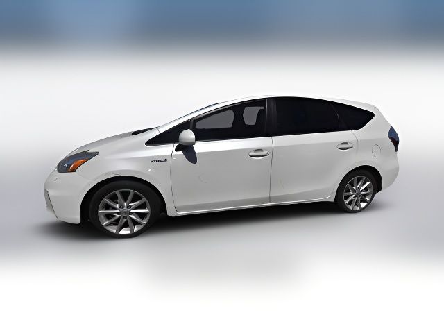 2014 Toyota Prius v Five