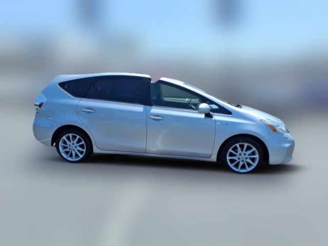 2014 Toyota Prius v Five
