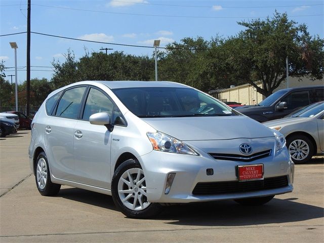 2014 Toyota Prius v Five