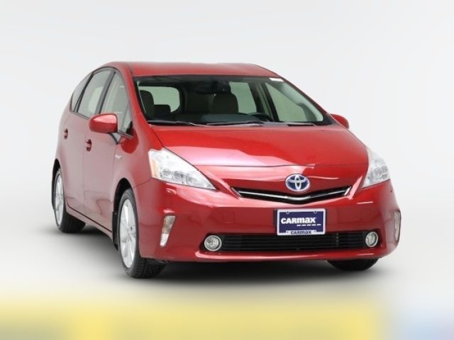 2014 Toyota Prius v Five