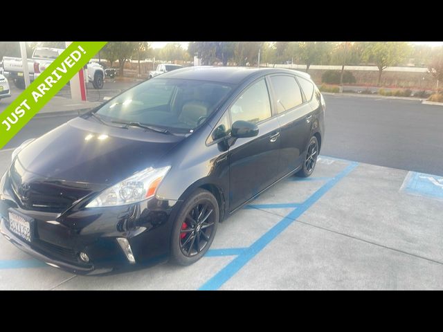 2014 Toyota Prius v Five