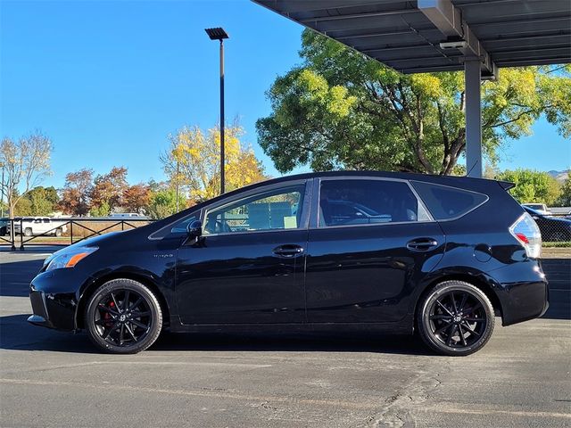 2014 Toyota Prius v Five