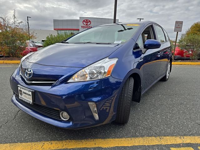 2014 Toyota Prius v Five