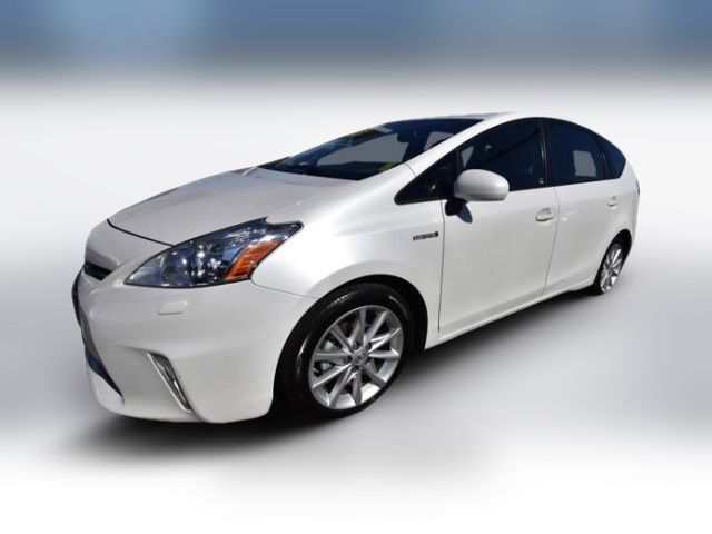 2014 Toyota Prius v Five