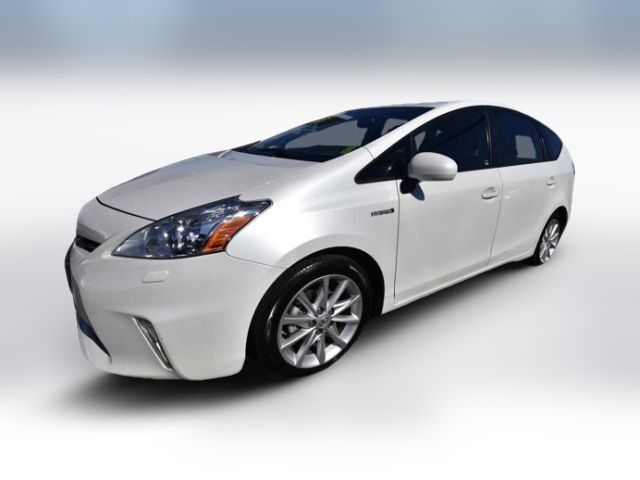 2014 Toyota Prius v Five