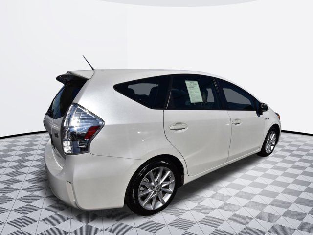 2014 Toyota Prius v Five