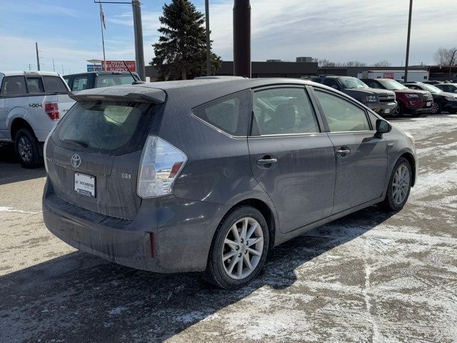 2014 Toyota Prius v Five