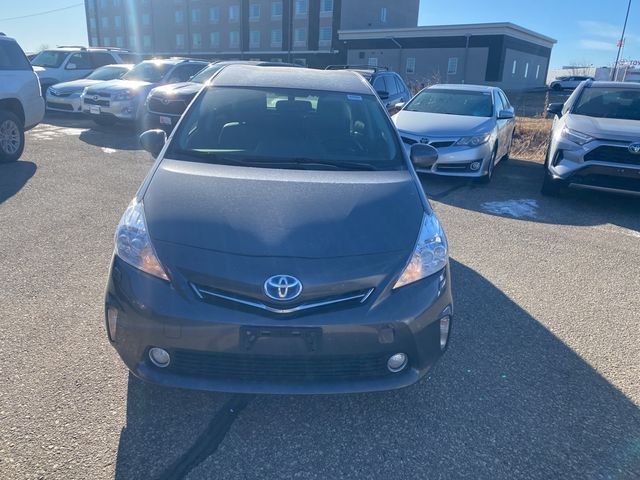 2014 Toyota Prius v Five