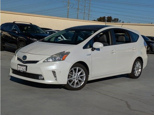 2014 Toyota Prius v Five