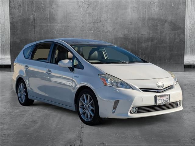 2014 Toyota Prius v Five