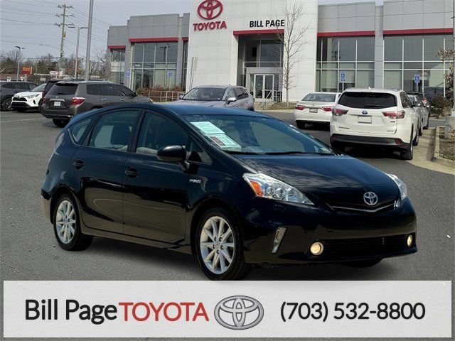 2014 Toyota Prius v Five