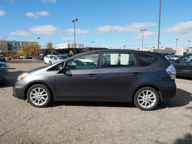 2014 Toyota Prius v Five