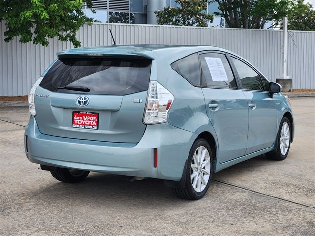 2014 Toyota Prius v Five