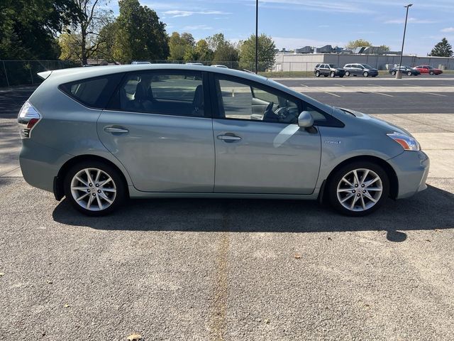 2014 Toyota Prius v Five