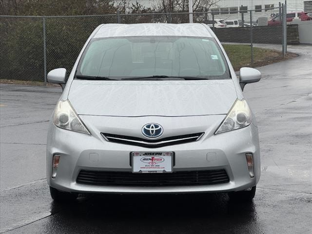 2014 Toyota Prius v Two