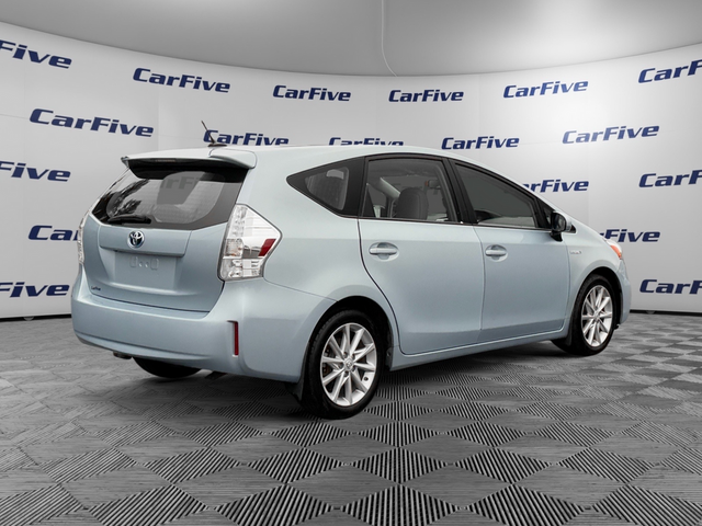 2014 Toyota Prius v Two