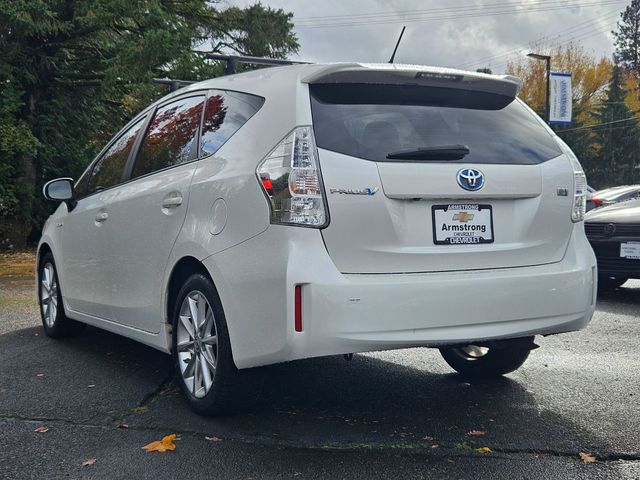 2014 Toyota Prius v Five