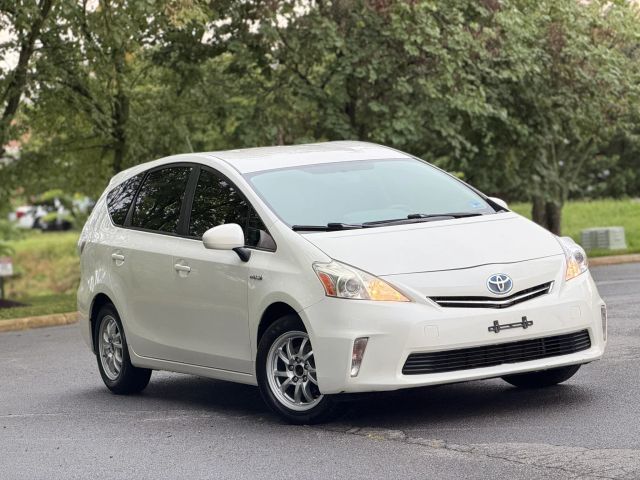 2014 Toyota Prius v Two