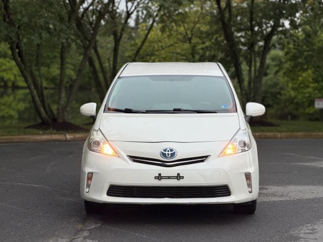 2014 Toyota Prius v Two