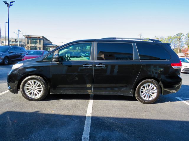 2014 Toyota Sienna XLE Auto Access Seat