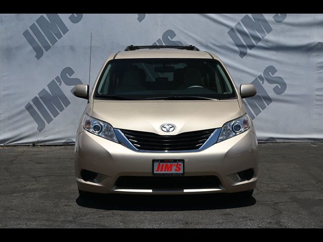 2014 Toyota Sienna LE Auto Access Seat