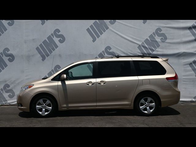2014 Toyota Sienna LE Auto Access Seat