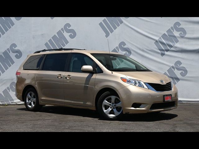 2014 Toyota Sienna LE Auto Access Seat