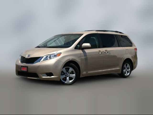 2014 Toyota Sienna LE Auto Access Seat