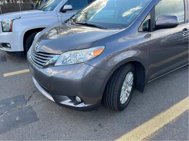 2014 Toyota Sienna 