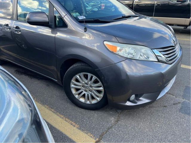 2014 Toyota Sienna 