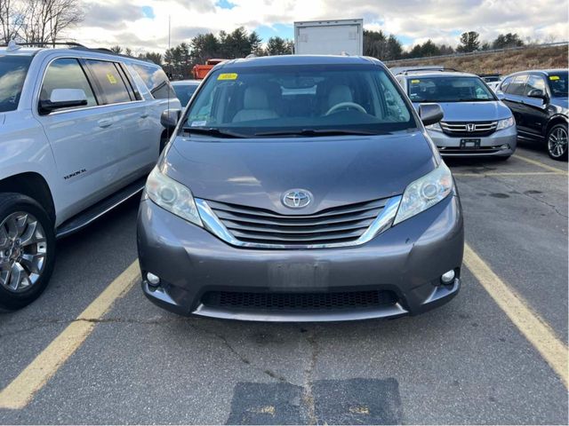 2014 Toyota Sienna 