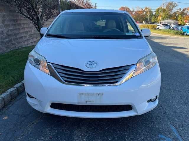 2014 Toyota Sienna XLE