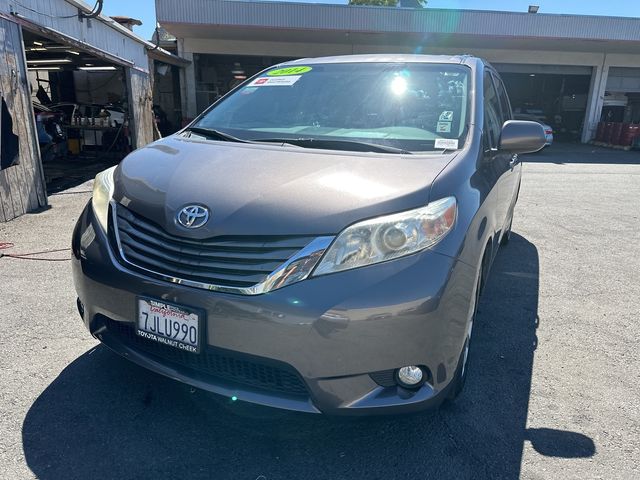 2014 Toyota Sienna XLE