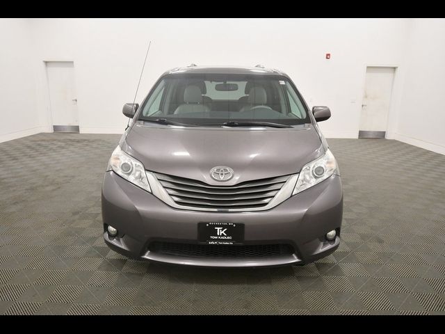 2014 Toyota Sienna XLE