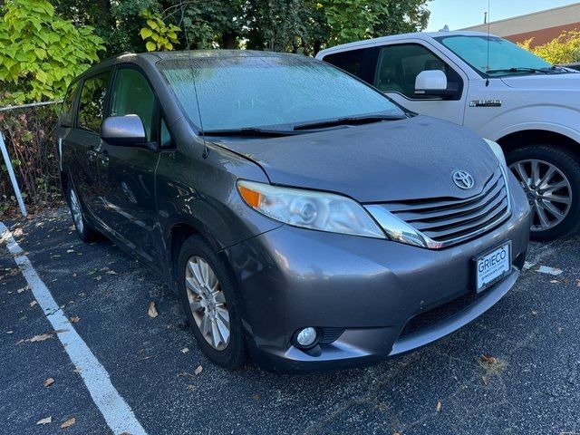 2014 Toyota Sienna XLE