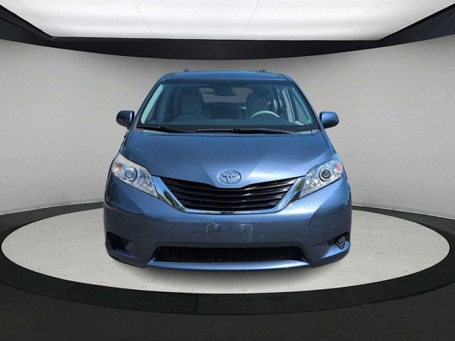 2014 Toyota Sienna LE
