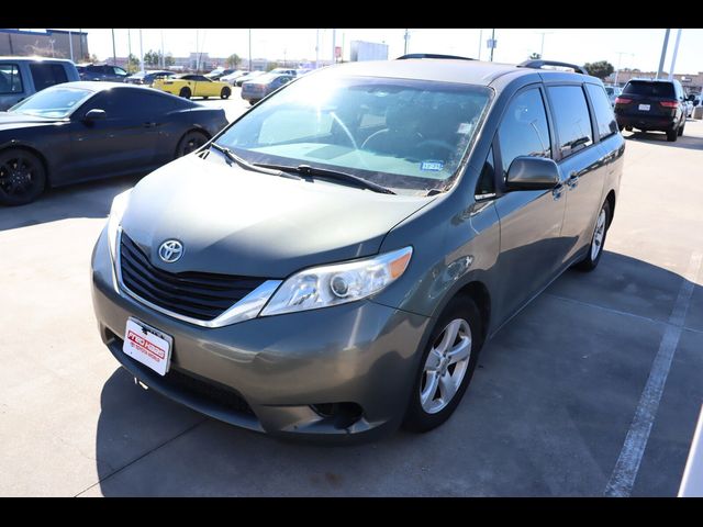 2014 Toyota Sienna LE