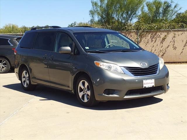 2014 Toyota Sienna LE