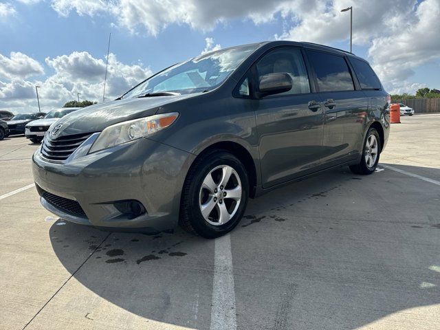 2014 Toyota Sienna LE