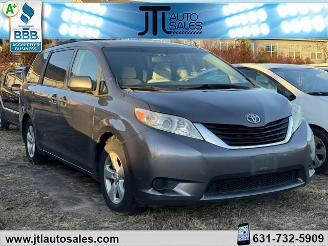 2014 Toyota Sienna LE Auto Access Seat