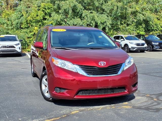 2014 Toyota Sienna LE