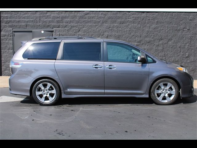 2014 Toyota Sienna SE