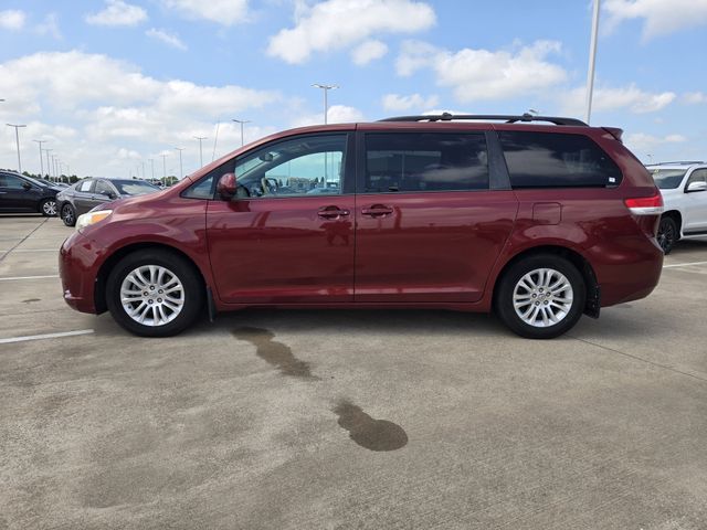 2014 Toyota Sienna XLE