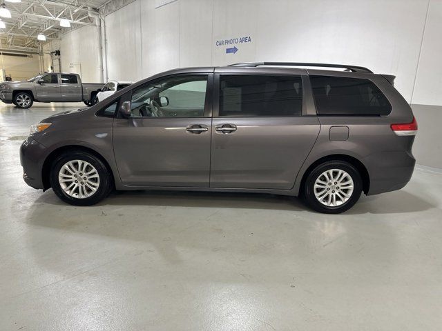 2014 Toyota Sienna XLE