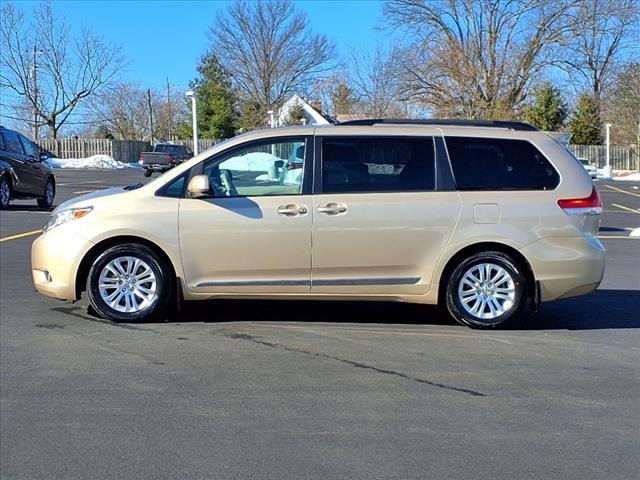 2014 Toyota Sienna XLE