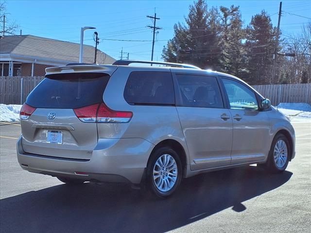 2014 Toyota Sienna XLE