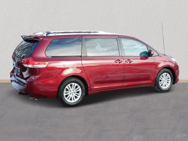 2014 Toyota Sienna 