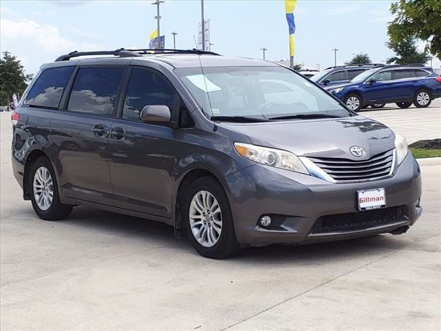 2014 Toyota Sienna XLE